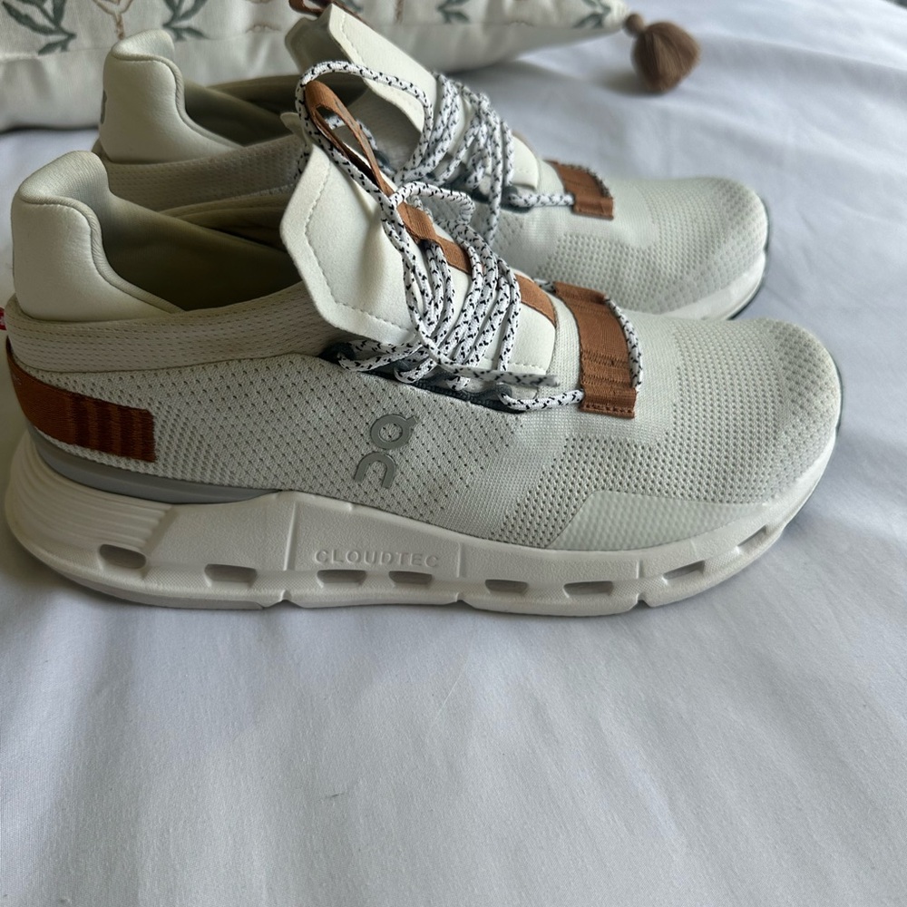 Cont and Stylish! Only worn once!